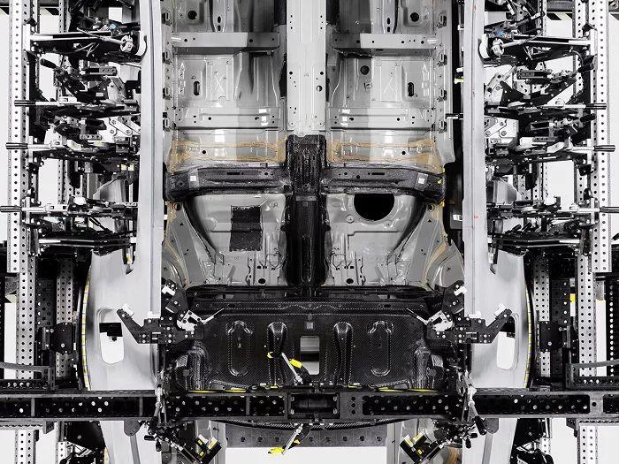 碳纖維材料重塑車身 Polestar 1的高性能模具與應(yīng)用